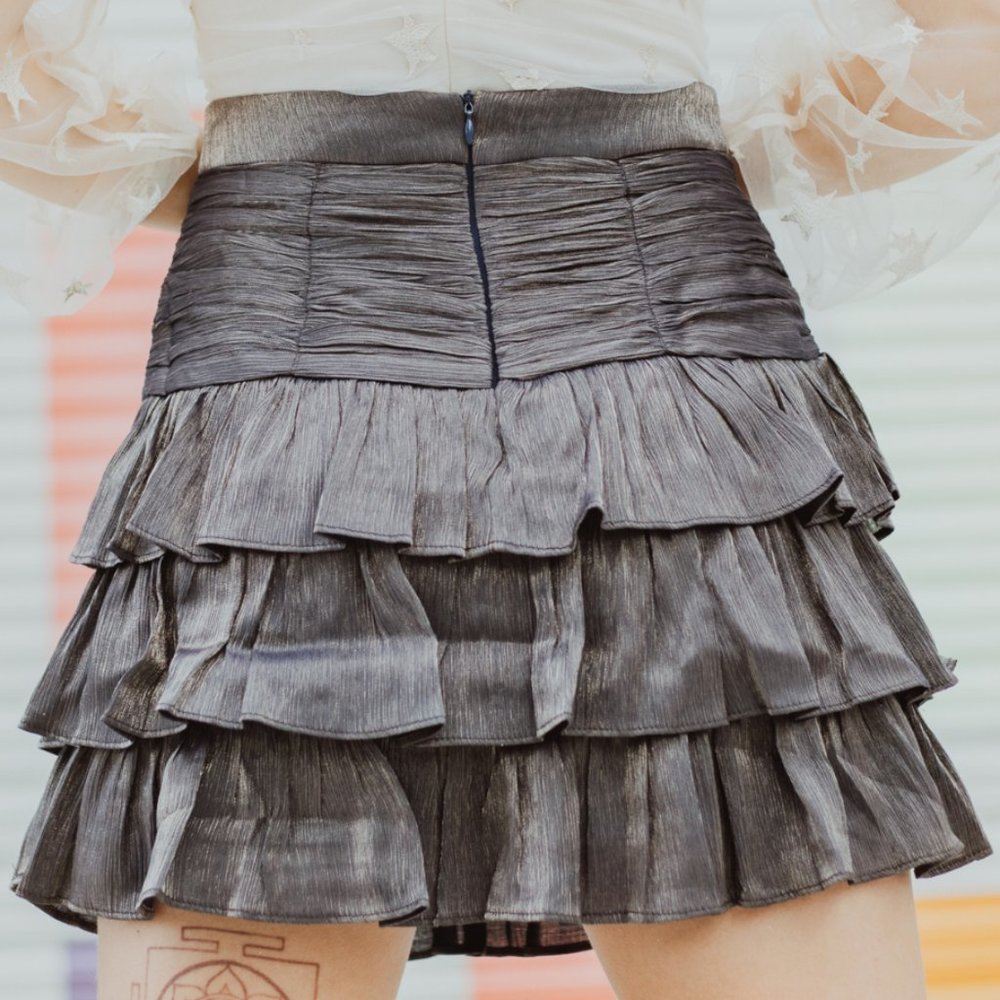SHE'S ALL THAT SKIRT - Picture 3 of 5